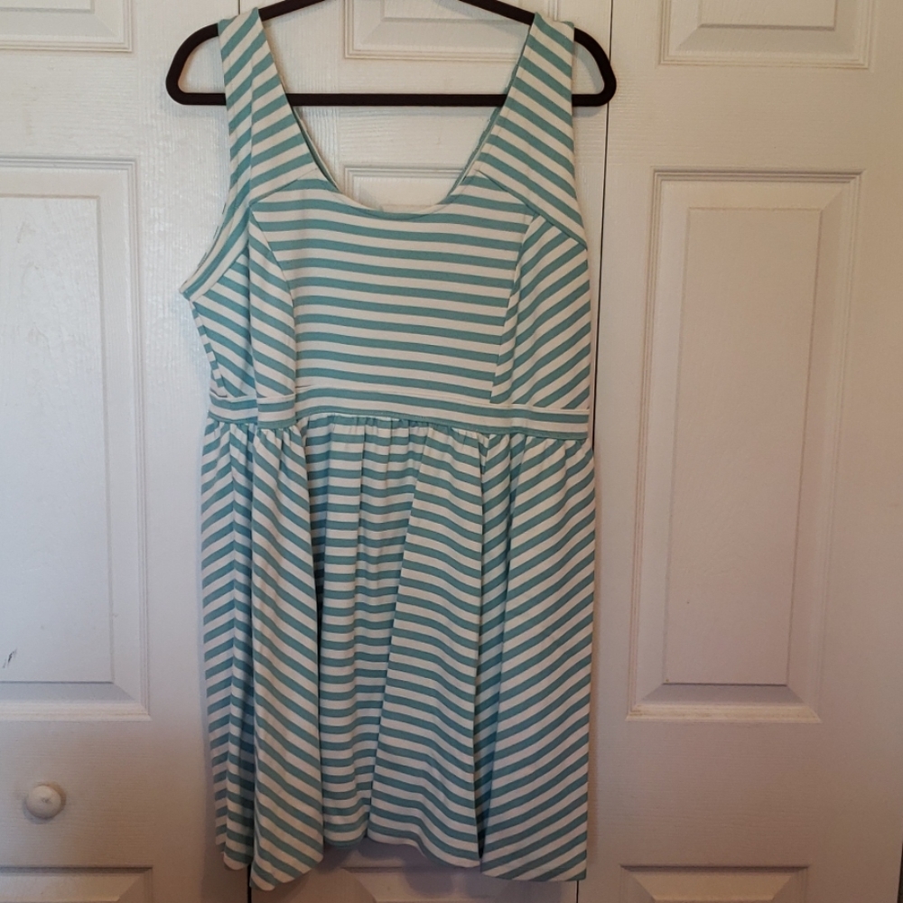 Jessica Simpson dress 2x